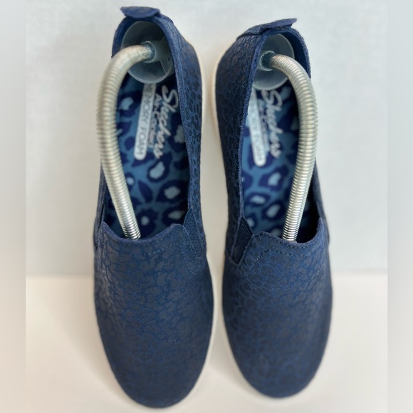 Skechers Madison Ave Womens Slip On Sneakers W/Memory Foam Navy Sz 9 NWOB - Picture 8 of 16